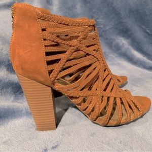 GUESS Suede Sandals 3”